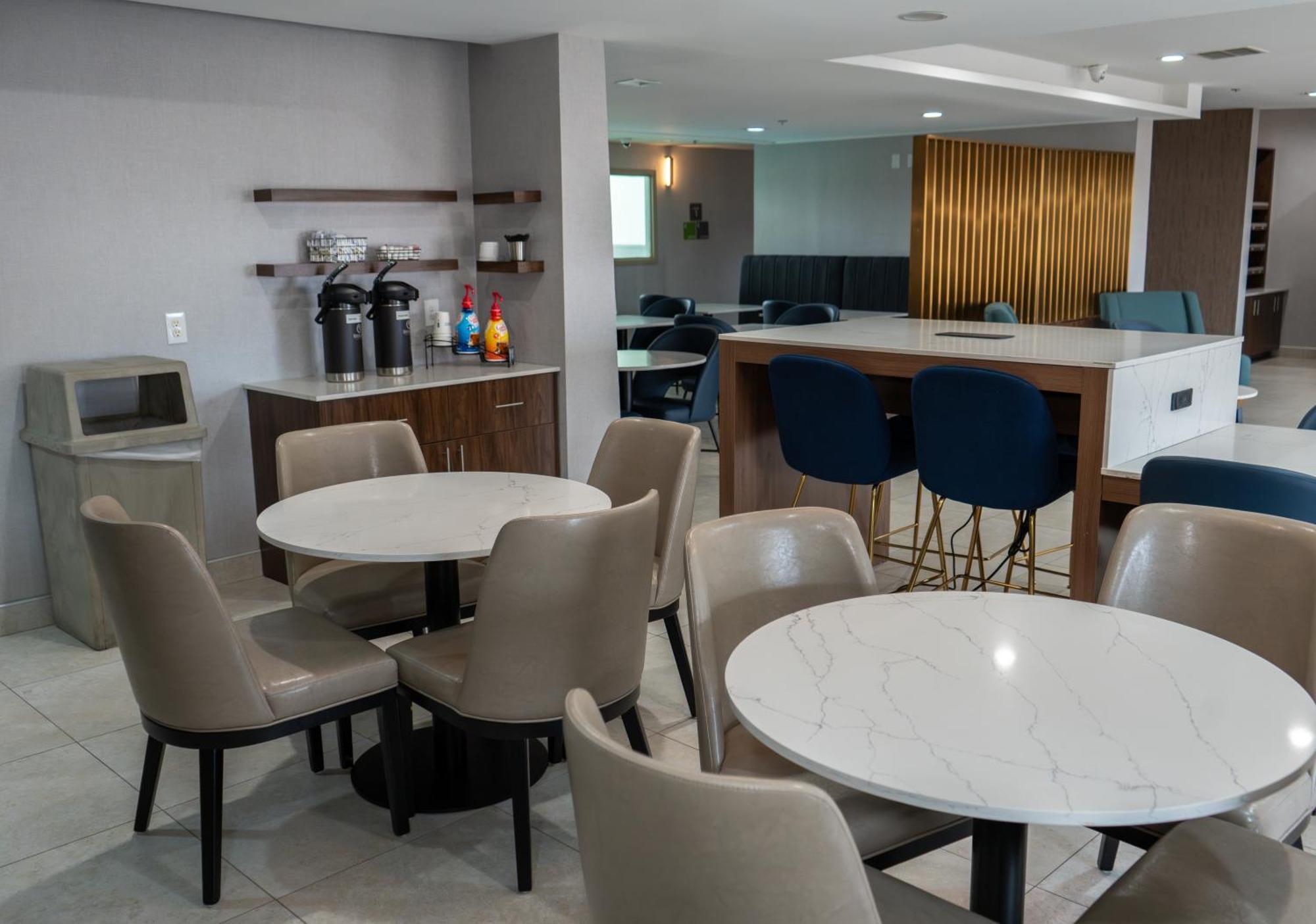 La Quinta By Wyndham Dallas Мескит Екстериор снимка